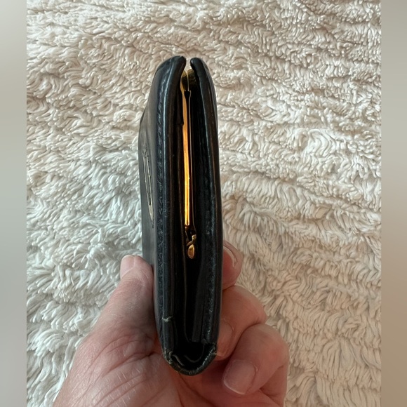 Gucci Supple Black Leather Bi-fold Horseshoe Kisslock - Picture 4 of 14